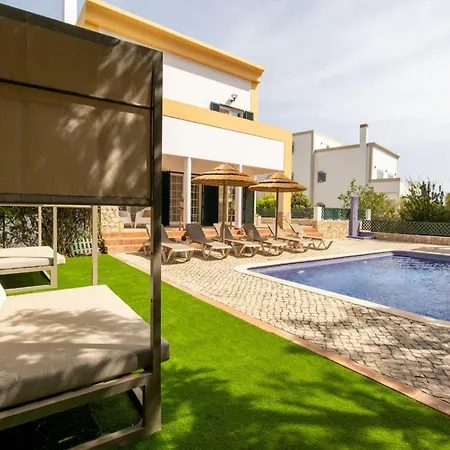 Villa Luxurious Villa Elegant Decor With Pool