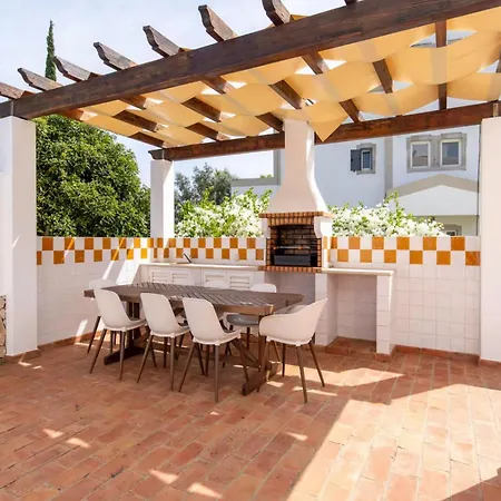 Luxurious Villa Elegant Decor With Pool Villa